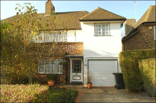 25 Maurice Walk